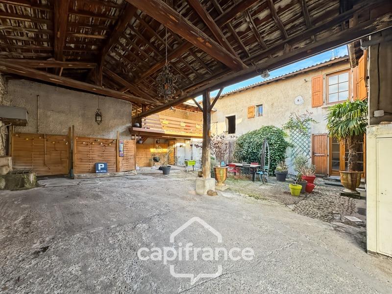 Maison - 185 m² - 8 pièces