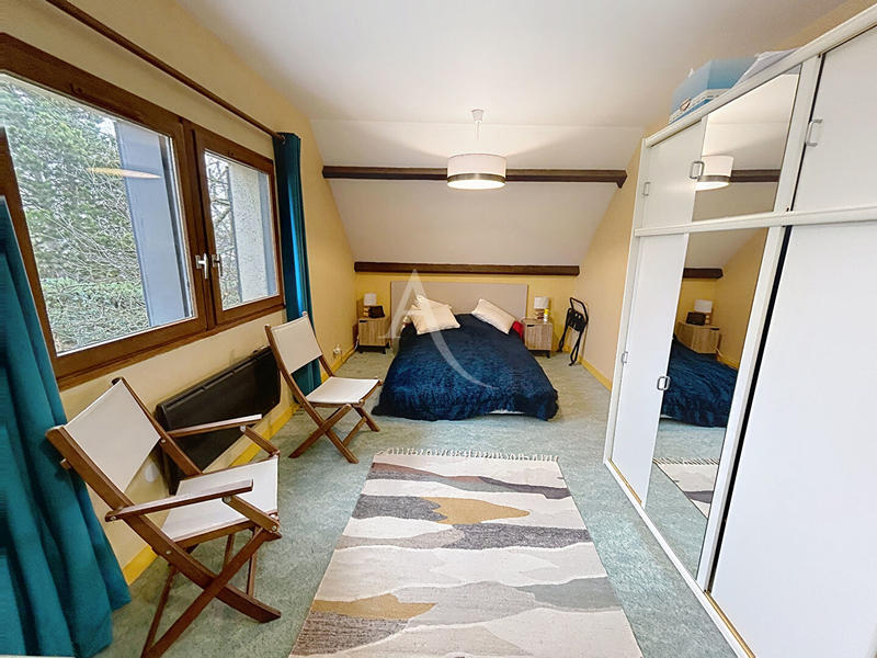 Maison - 178 m² - 9 pièces