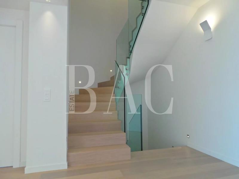 Villa - 250 m² - 8 pièces