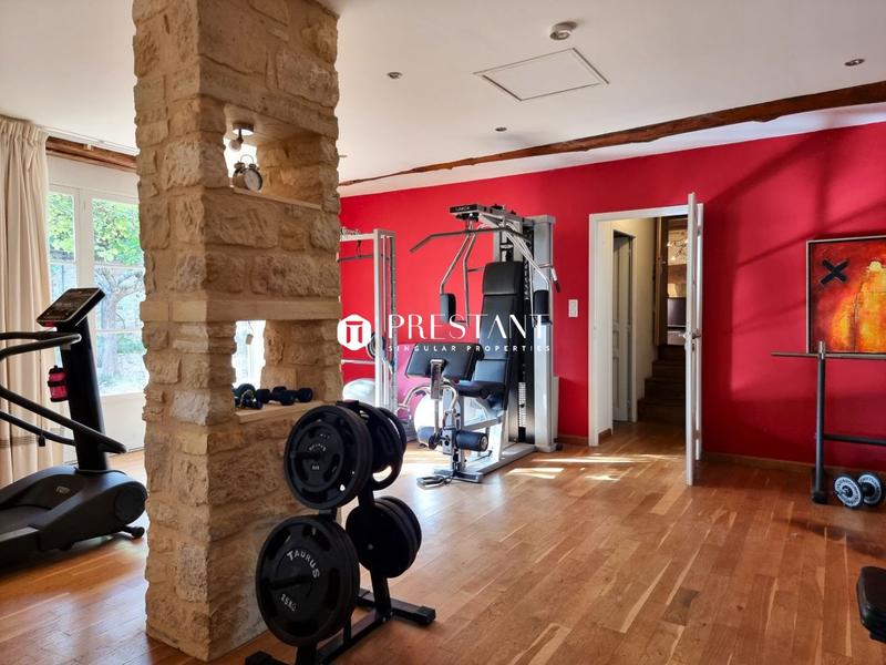 Demeure - 590 m² - 14 pièces