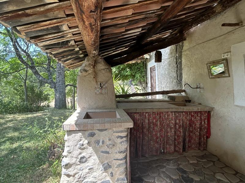 Maison - 335 m² - 13 pièces