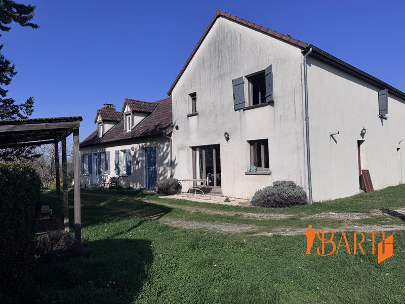 Maison traditionnelle - 194 m² - 8 pièces