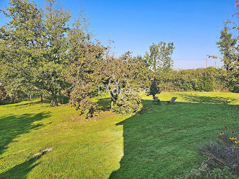 Maison - 202 m² - 6 pièces