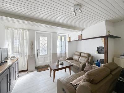 Maison de village - 1 400 m² - 4 pièces