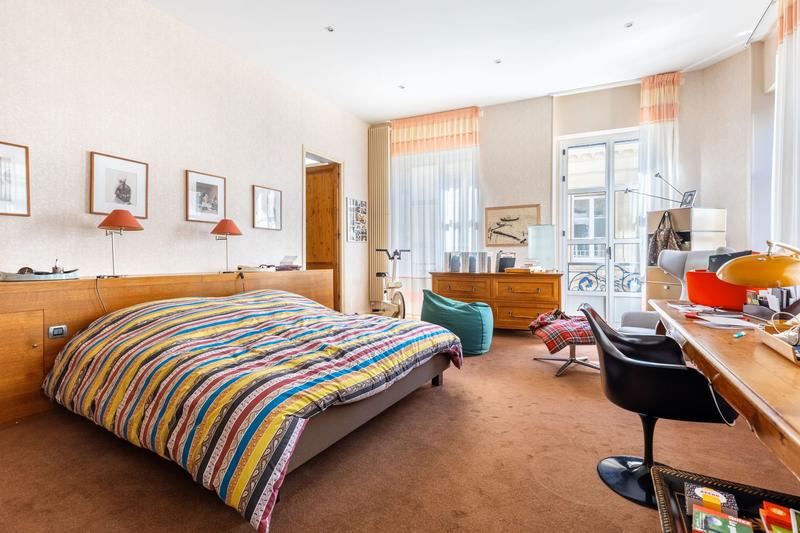 Appartement - 213 m² - 6 pièces