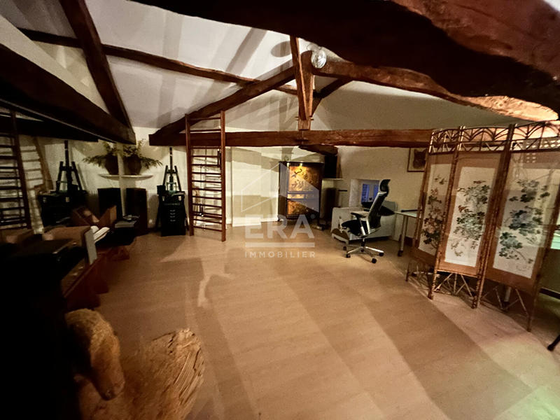 Maison - 440 m² - 7 pièces