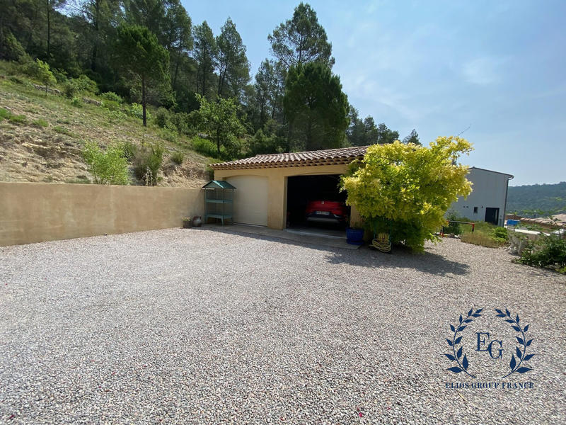 Maison traditionnelle - 198 m² - 6 pièces