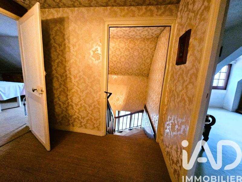 Maison - 240 m² - 9 pièces