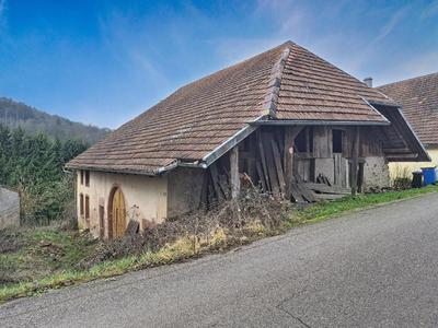 Maison - 300 m² - 1 pièce