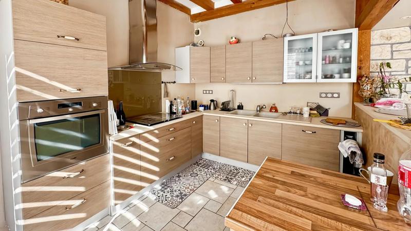 Maison - 256 m² - 8 pièces