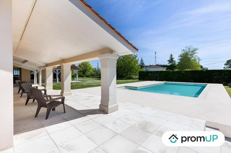 Villa - 234 m² - 7 pièces