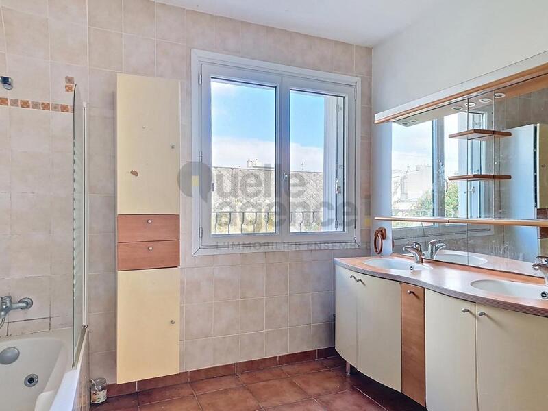 Maison - 179 m² - 8 pièces