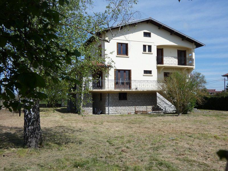 Villa - 144 m² - 8 pièces