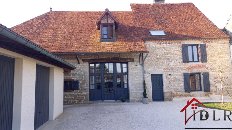Maison de village - 220 m² - 8 pièces