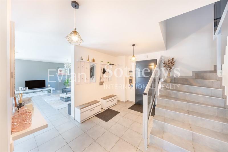 Maison - 200 m² - 6 pièces