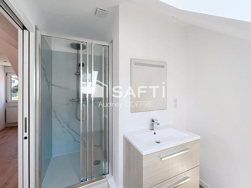 Villa - 215 m² - 10 pièces