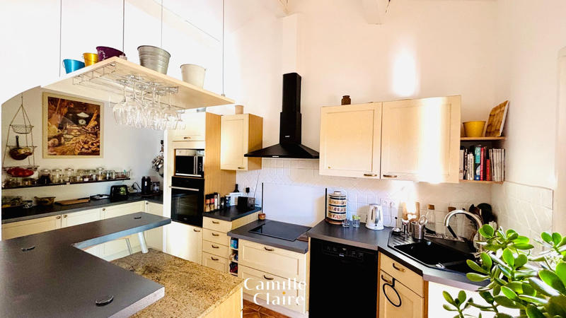 Maison - 250 m² - 11 pièces