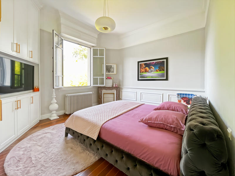 Maison - 215 m² - 8 pièces