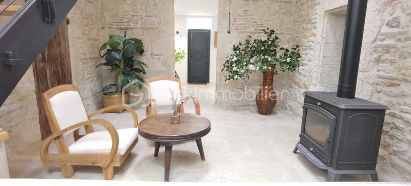 Maison en pierre - 215 m² - 5 pièces