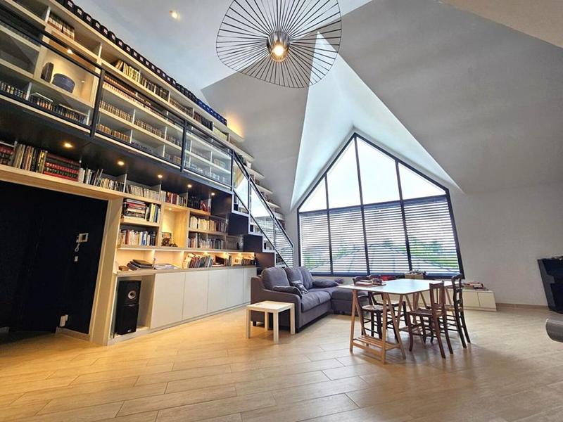 Maison - 530 m² - 10 pièces