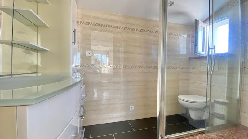 Villa - 208 m² - 6 pièces