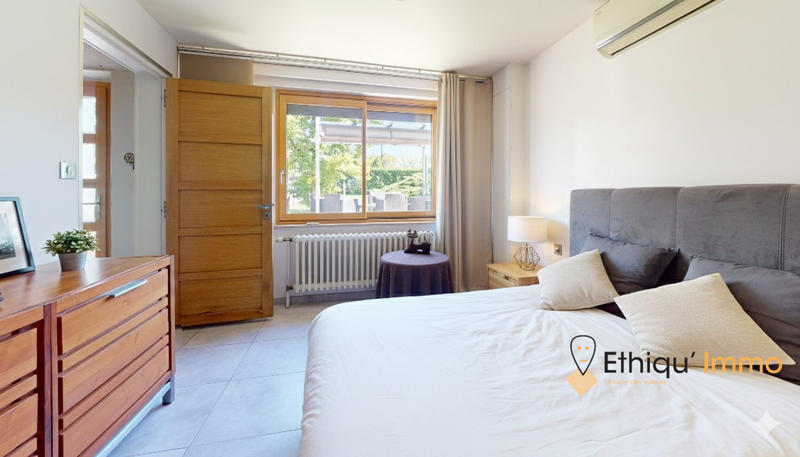 Maison - 390 m² - 20 pièces