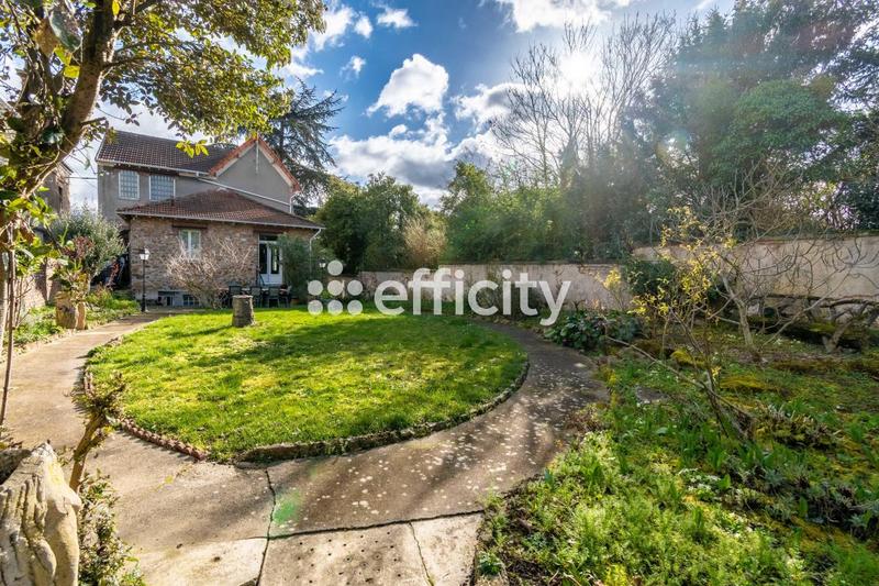 Pavillon - 130 m² - 6 pièces