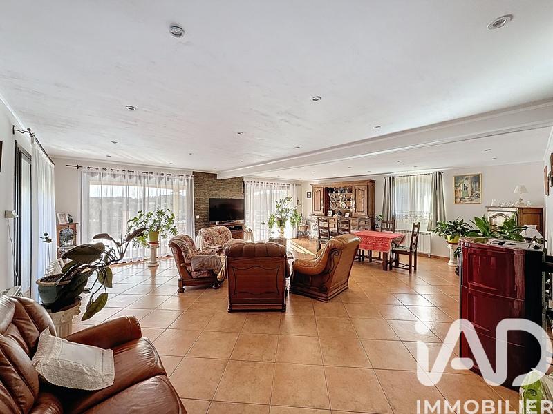 Maison - 267 m² - 8 pièces