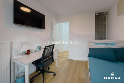 Chambre - 10 m² - 6 pièces