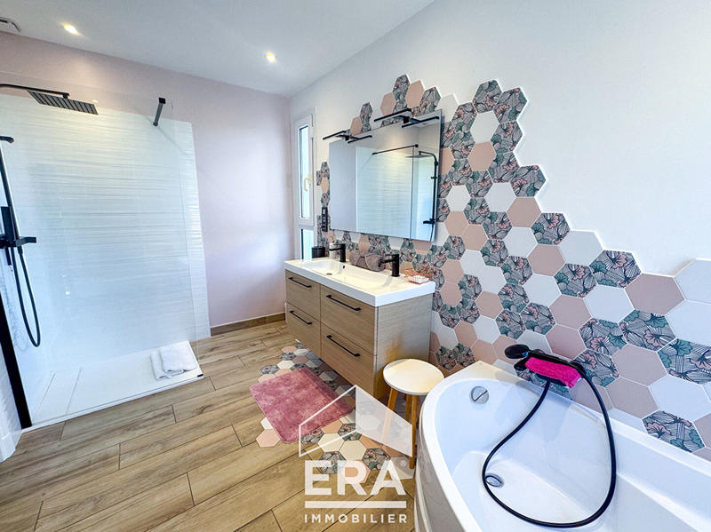 Maison - 196 m² - 5 pièces