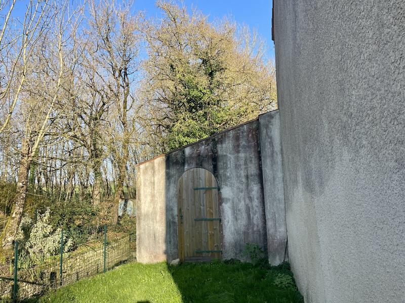 Maison - 202 m² - 9 pièces