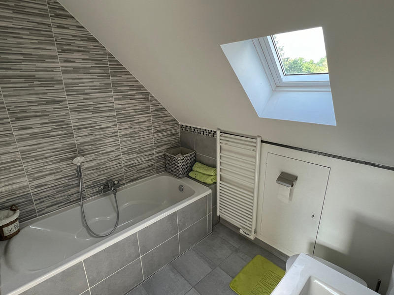 Maison - 92 m² - 6 pièces