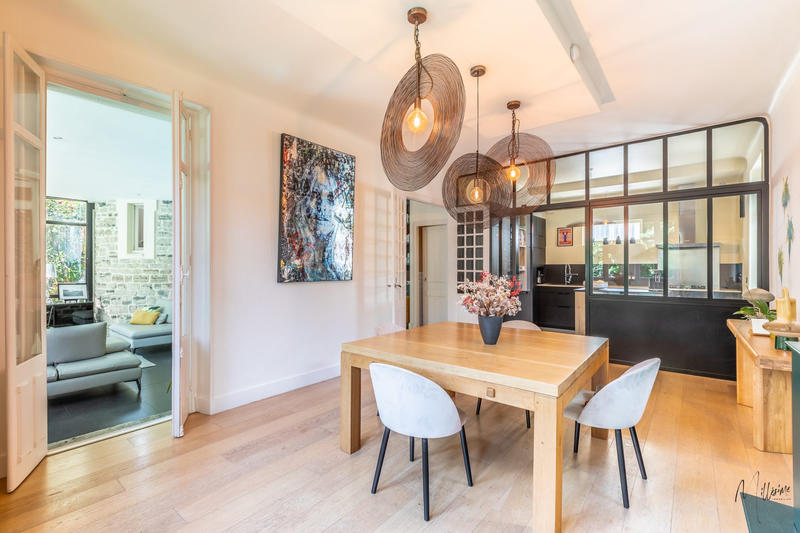 Maison - 270 m² - 7 pièces