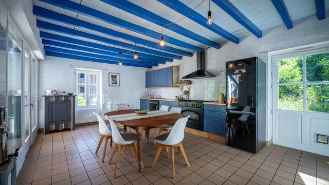 Maison - 575 m² - 16 pièces