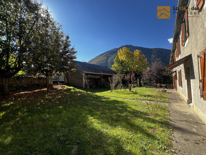 Maison - 204 m² - 7 pièces