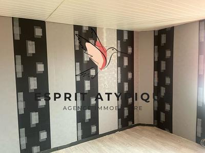 Maison - 176 m² - 10 pièces