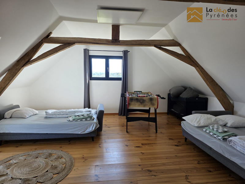 Maison traditionnelle - 310 m² - 10 pièces