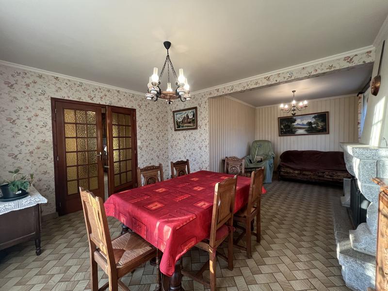 Maison - 92 m² - 5 pièces