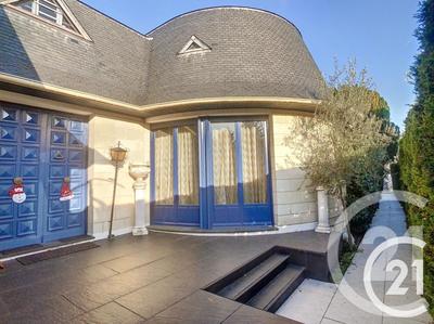 Maison - 237 m² - 7 pièces