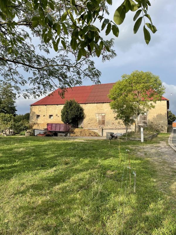 Maison - 870 m² - 3 pièces