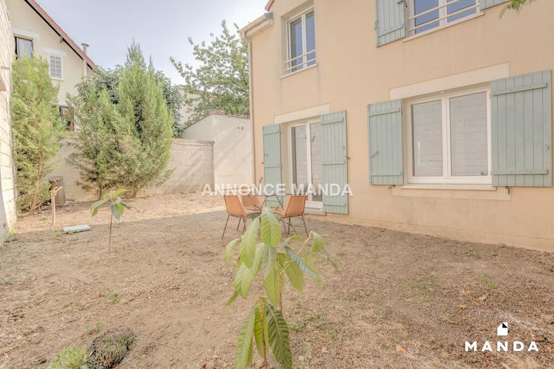 Chambre - 9 m² - 4 pièces