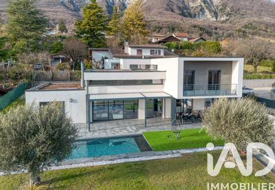 Maison de maîtres - 280 m² - 6 pièces