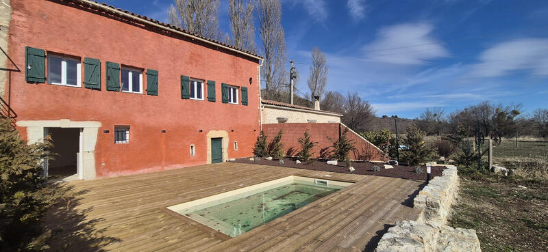 Maison - 99 m² - 4 pièces