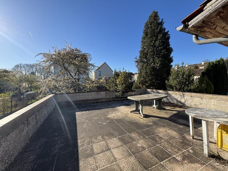 Maison - 171 m² - 7 pièces