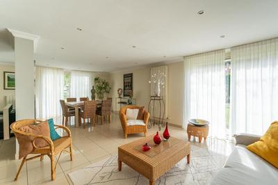 Maison - 235 m² - 7 pièces