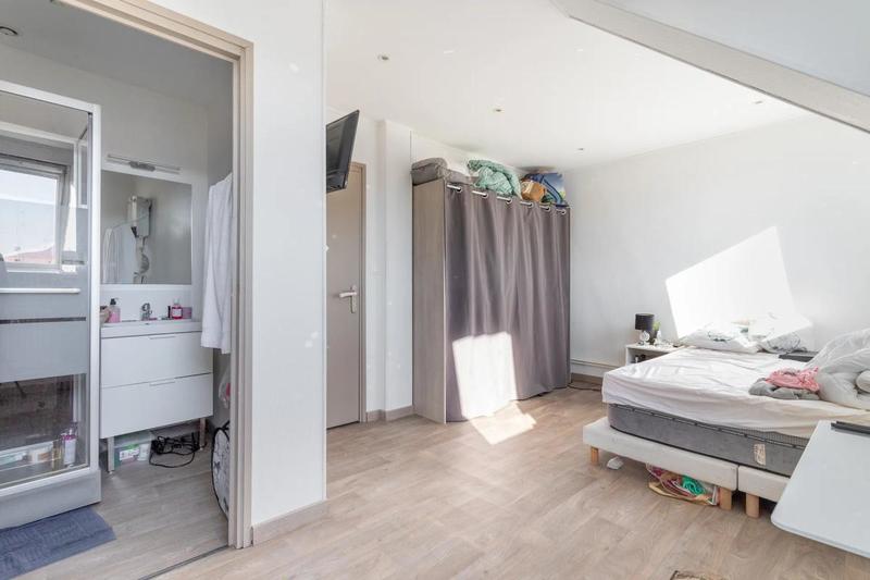 Maison - 227 m² - 9 pièces