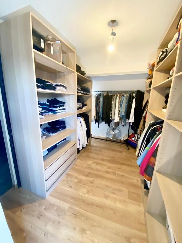 Maison - 230 m² - 7 pièces