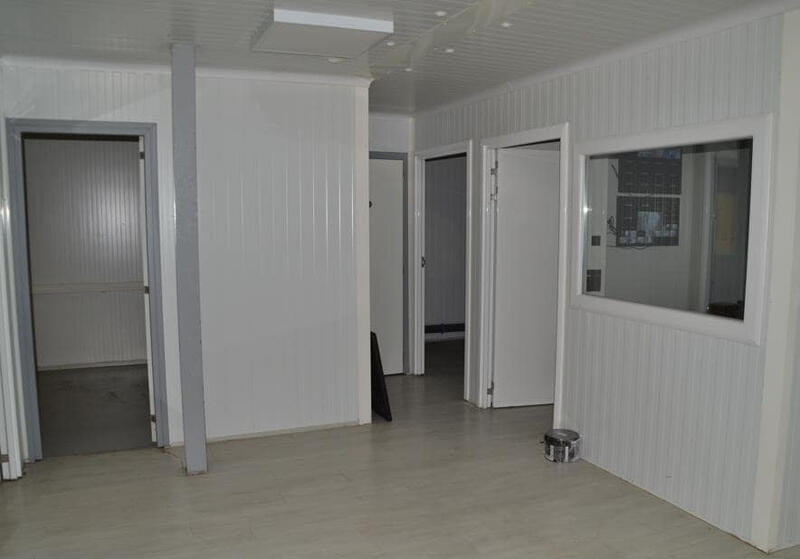 Local commercial - 1 700 m²