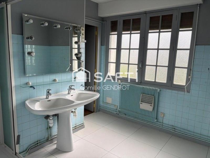 Maison - 312 m² - 7 pièces