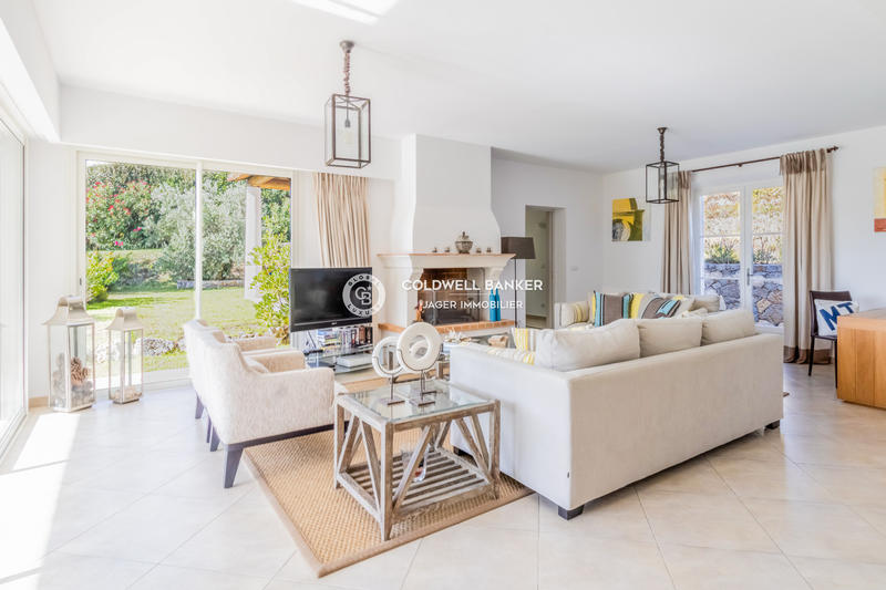 Demeure - 220 m² - 6 pièces